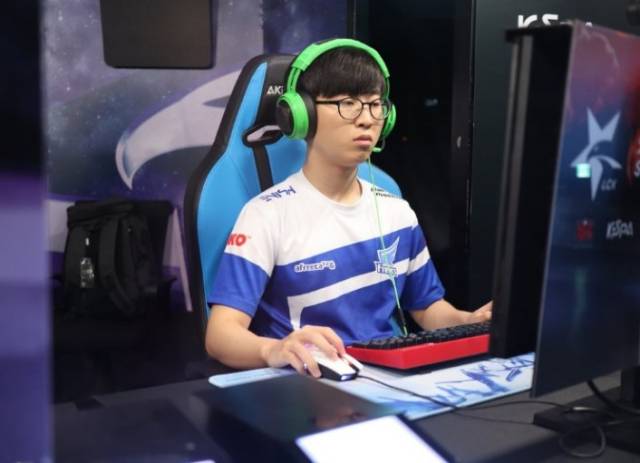 的舞台上绽 的舞台上绽